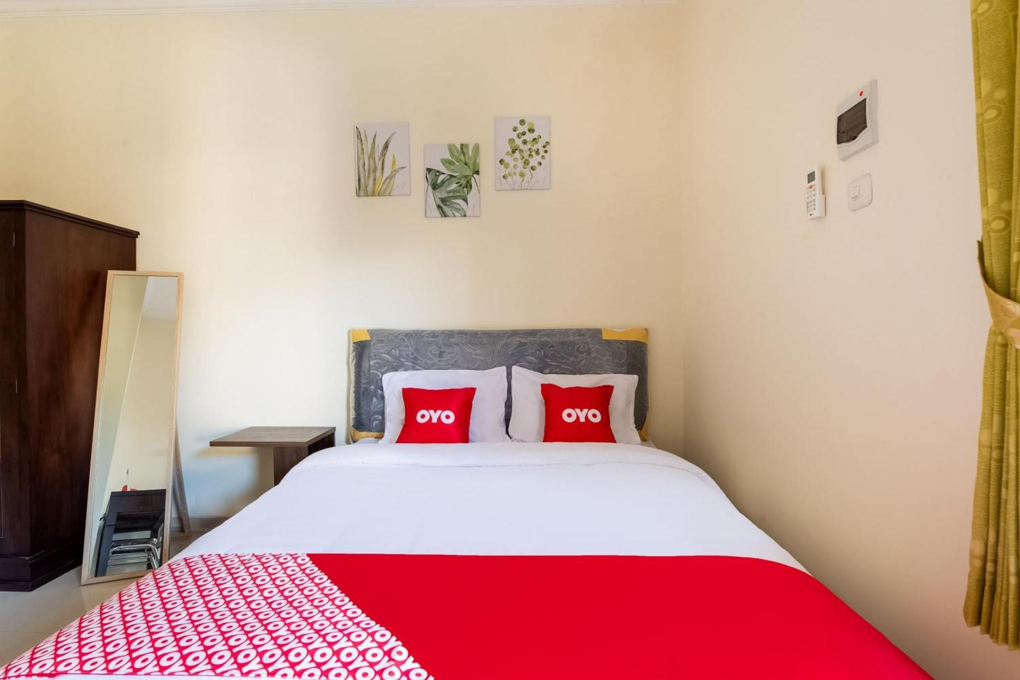 Oyo Life 3398 Griya Rm 19 Syariah Hotel Surabaya Bagian luar foto