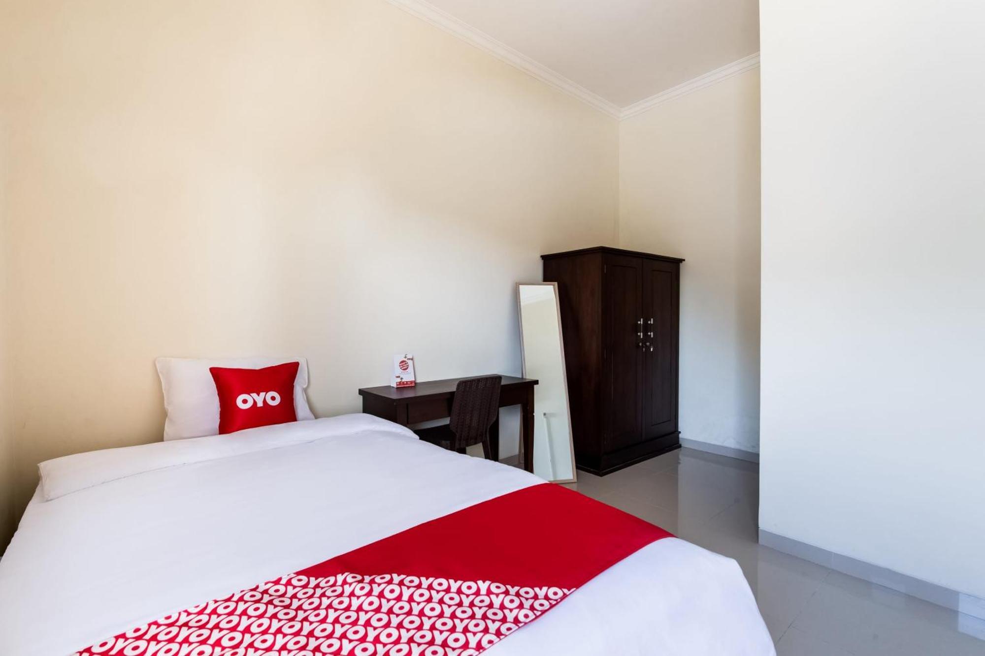 Oyo Life 3398 Griya Rm 19 Syariah Hotel Surabaya Bagian luar foto