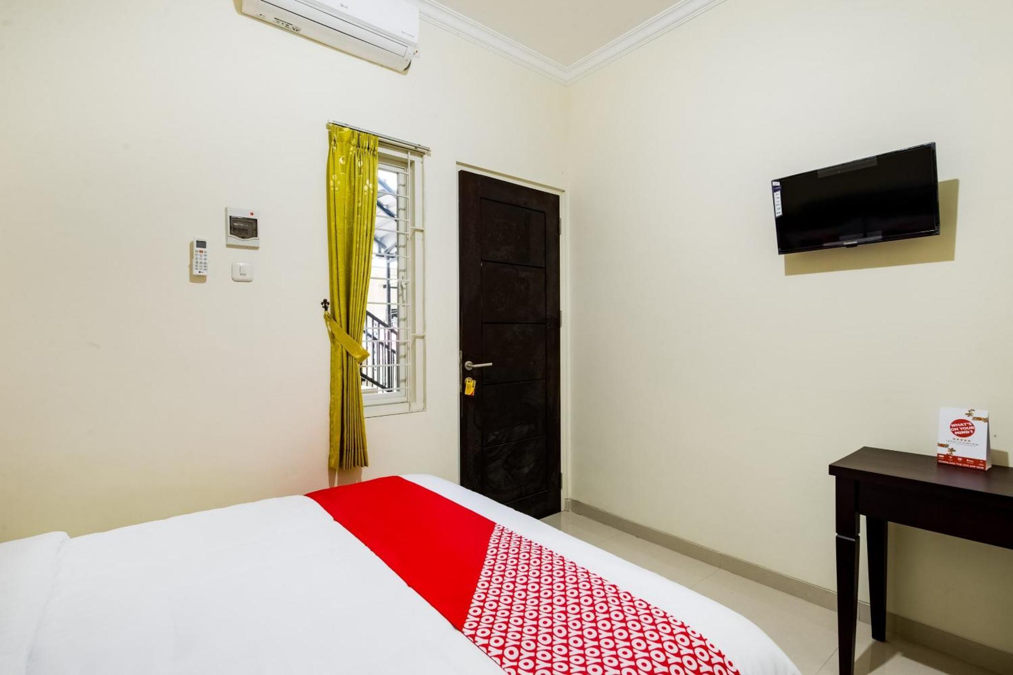 Oyo Life 3398 Griya Rm 19 Syariah Hotel Surabaya Bagian luar foto