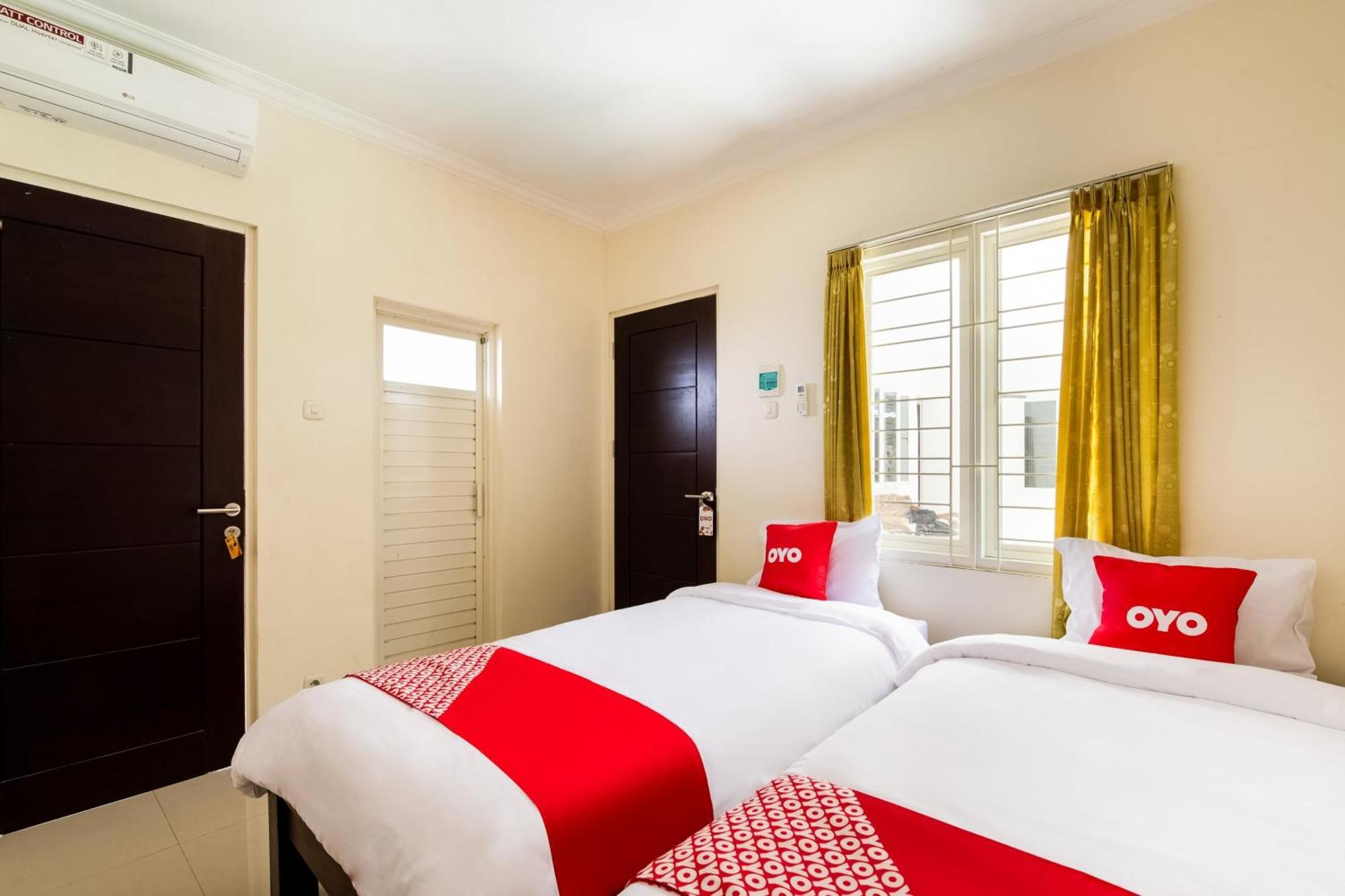 Oyo Life 3398 Griya Rm 19 Syariah Hotel Surabaya Bagian luar foto